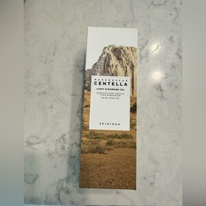 SKIN1004 Madagascar Centella Light Cleansing Oil